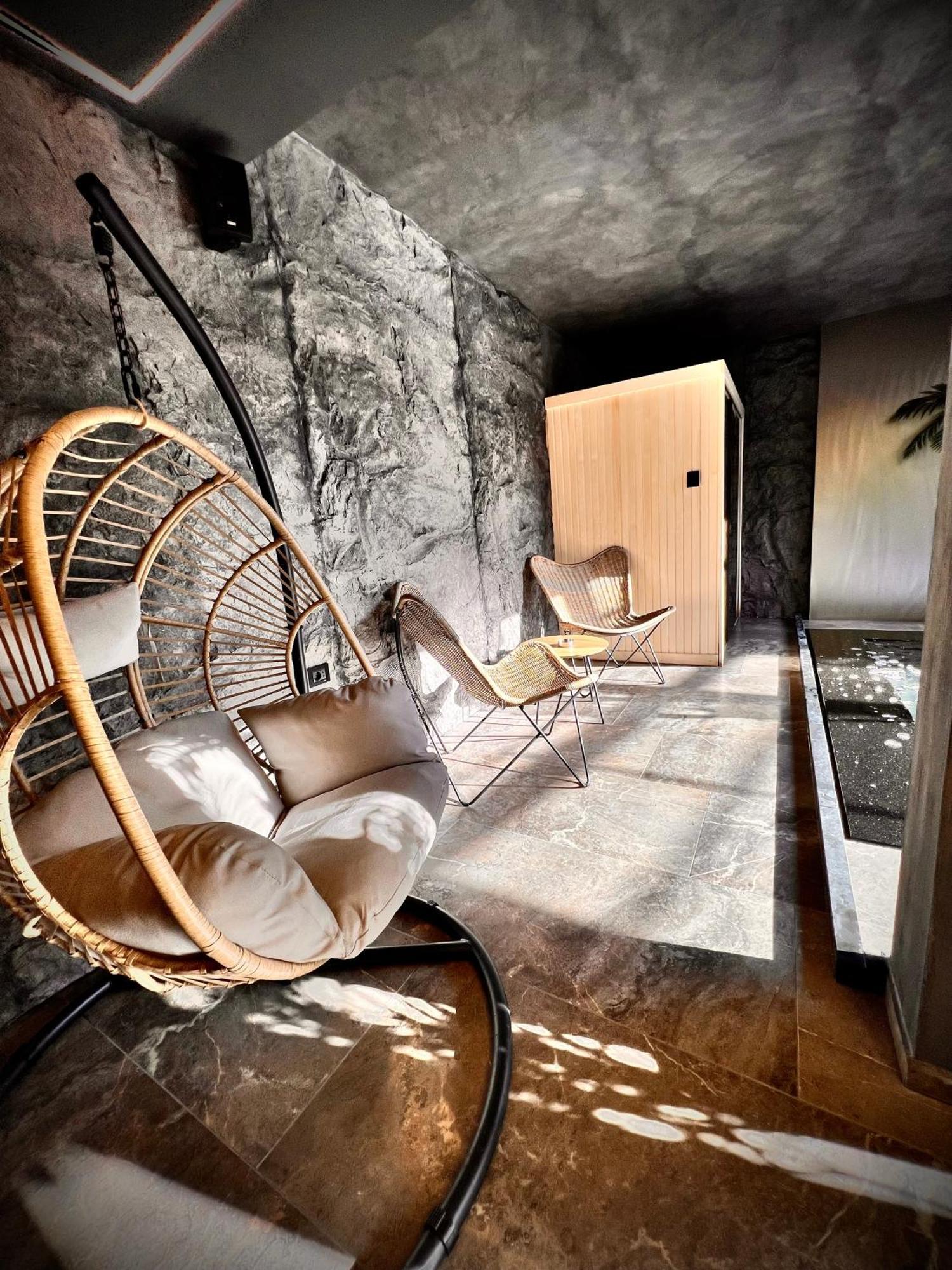 Motel Villa Princi Kosovo Polje エクステリア 写真